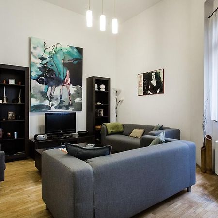 Family Suite By Heroes' Square Budapest Exterior photo